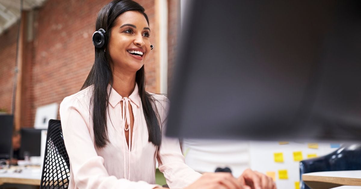 An interpreter helping someone virtually.